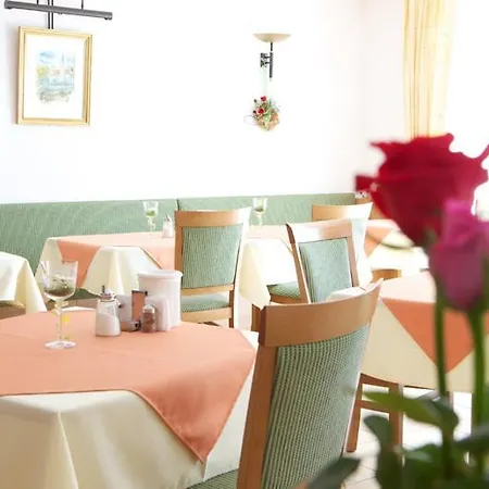 Konukevi Gaestehaus Am Rastberg 3*