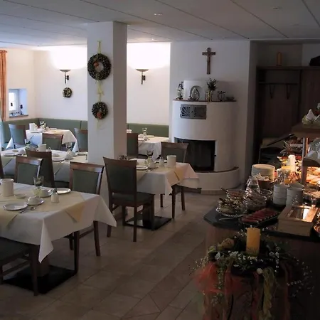 Konukevi Gaestehaus Am Rastberg 3*