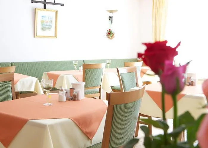 بيت ضيافة Gaestehaus Am Rastberg 3*